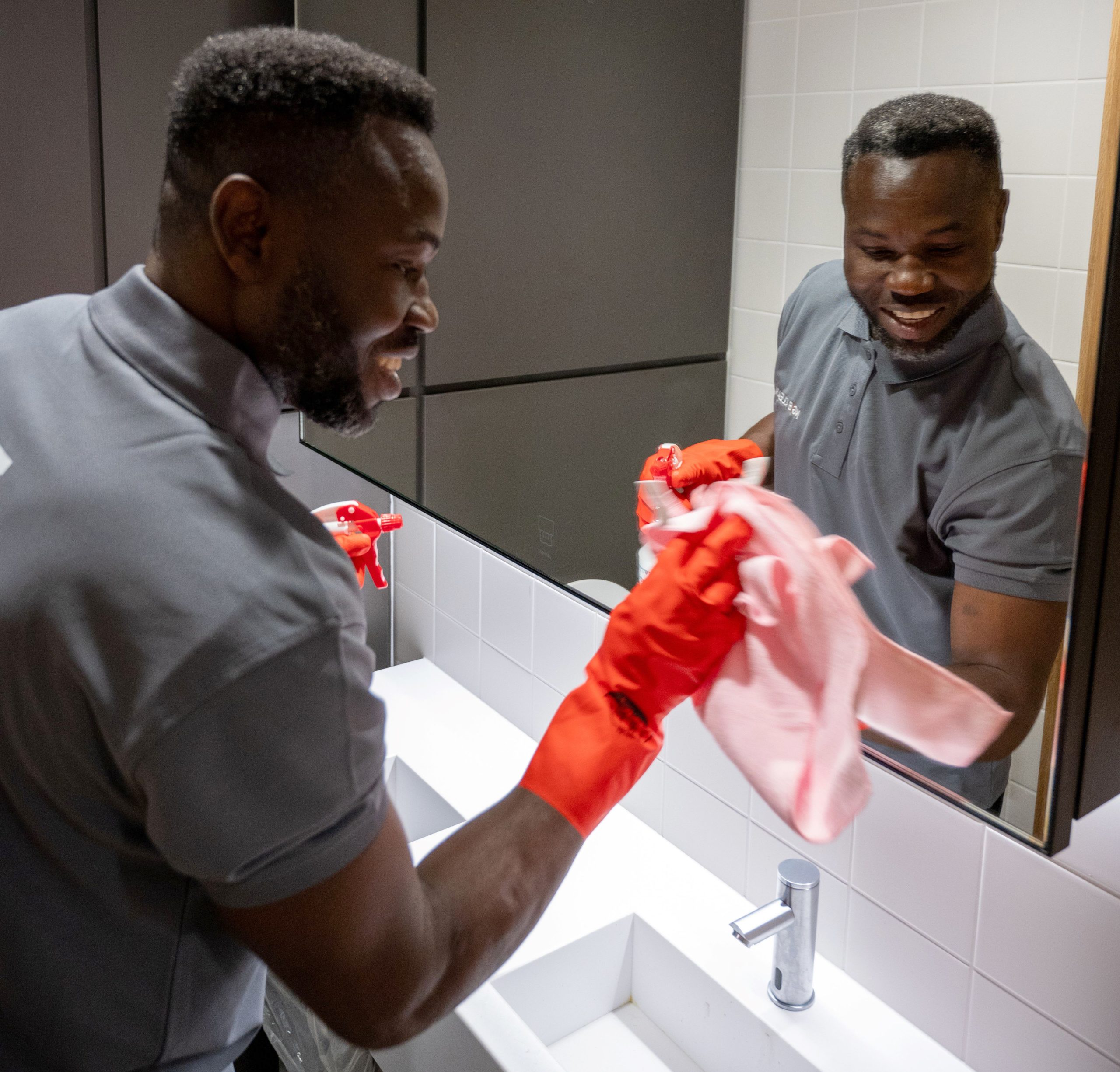 Social entrepreneur Sam Worden is striving for reusable gloves to become widely used in the cleaning sector